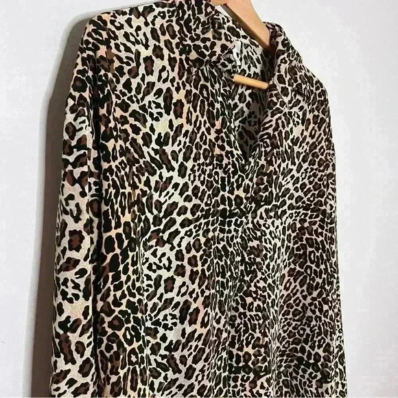FY2 100% Silk Blouse, Animal Print, Size M, EUC - Picture 2 of 5